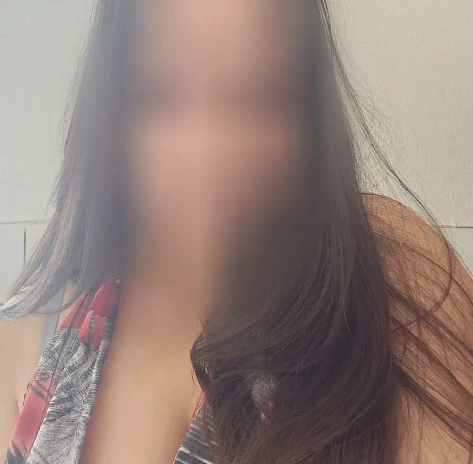 Emina, 25